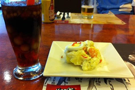 Frieds Chicken & Deli Express in Ilocos Norte, Restaurants.